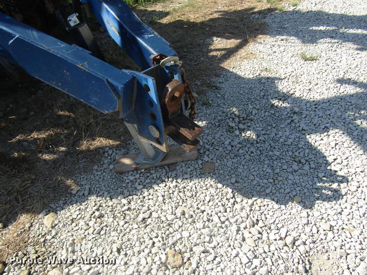 image for item DD6432 2003 DMI Nutri-Placr 2800 applicator bar