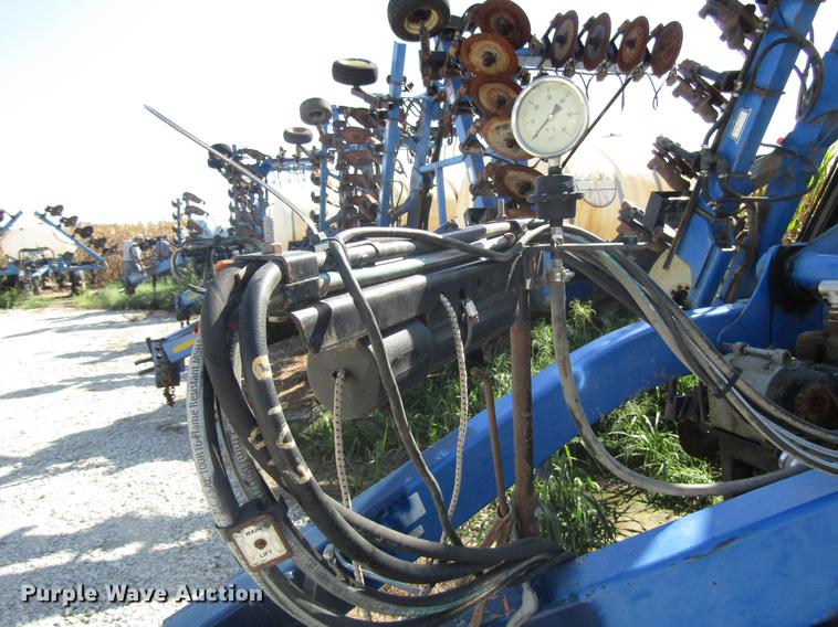 image for item DD6432 2003 DMI Nutri-Placr 2800 applicator bar