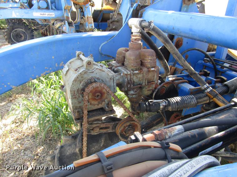 image for item DD6432 2003 DMI Nutri-Placr 2800 applicator bar