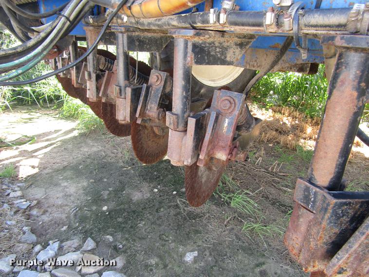 image for item DD6432 2003 DMI Nutri-Placr 2800 applicator bar