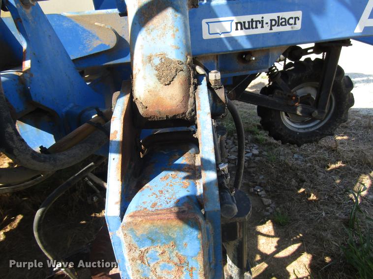 image for item DD6432 2003 DMI Nutri-Placr 2800 applicator bar