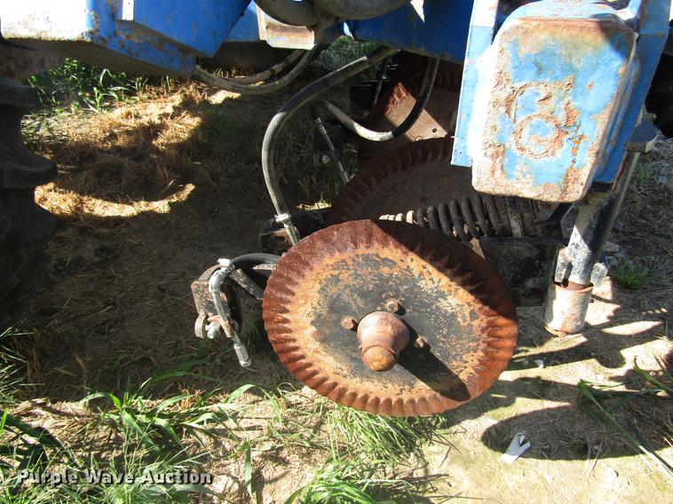 image for item DD6432 2003 DMI Nutri-Placr 2800 applicator bar