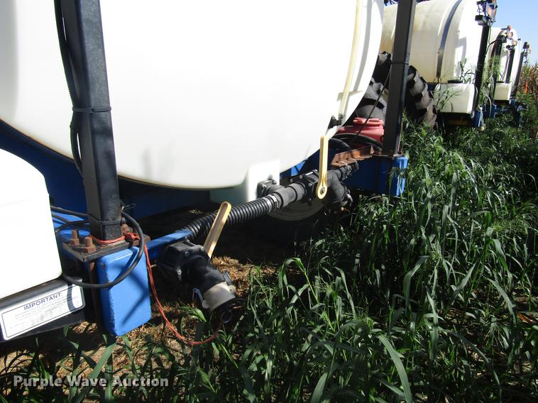 image for item DD6432 2003 DMI Nutri-Placr 2800 applicator bar