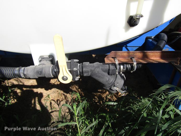 image for item DD6432 2003 DMI Nutri-Placr 2800 applicator bar