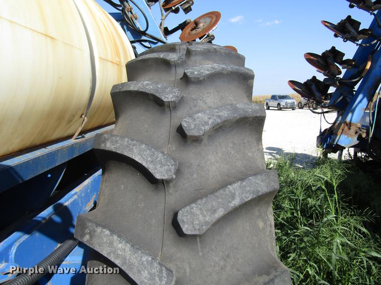 image for item DD6432 2003 DMI Nutri-Placr 2800 applicator bar