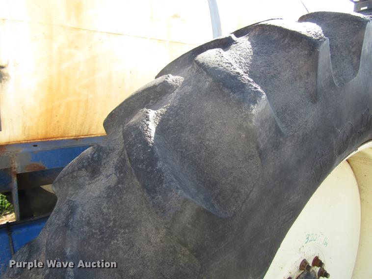 image for item DD6432 2003 DMI Nutri-Placr 2800 applicator bar