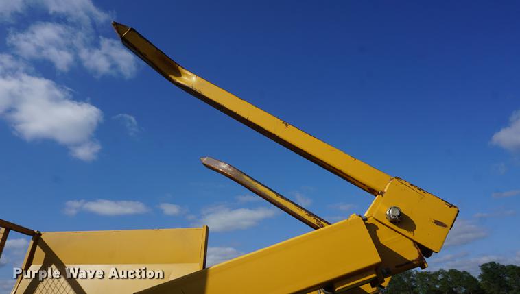 image for item DD6455 2012 Vermeer BP8000 bale processor