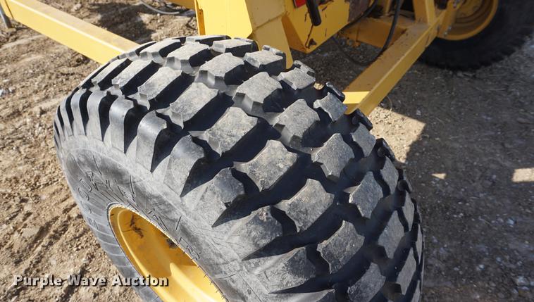 image for item DD6455 2012 Vermeer BP8000 bale processor