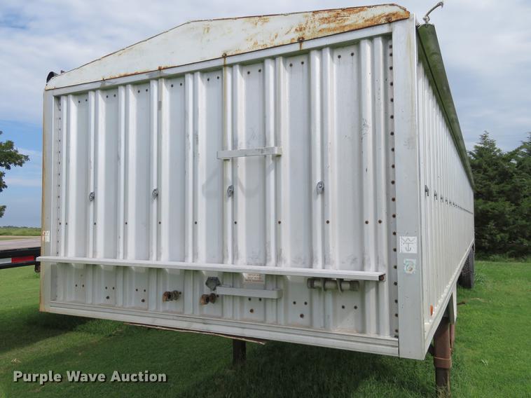 image for item DE6388 1978 Wilson AGH-500 double hopper bottom grain trailer