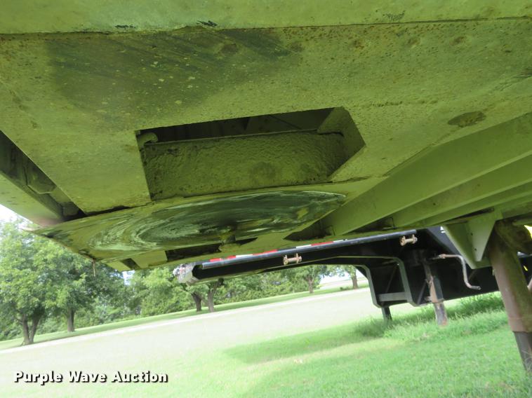 image for item DE6388 1978 Wilson AGH-500 double hopper bottom grain trailer