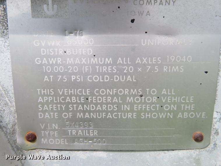 image for item DE6388 1978 Wilson AGH-500 double hopper bottom grain trailer