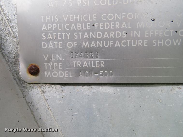 image for item DE6388 1978 Wilson AGH-500 double hopper bottom grain trailer