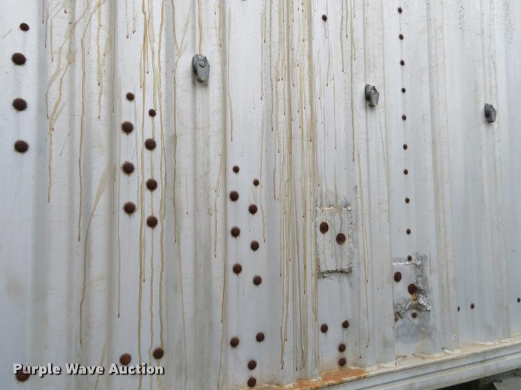 image for item DE6388 1978 Wilson AGH-500 double hopper bottom grain trailer