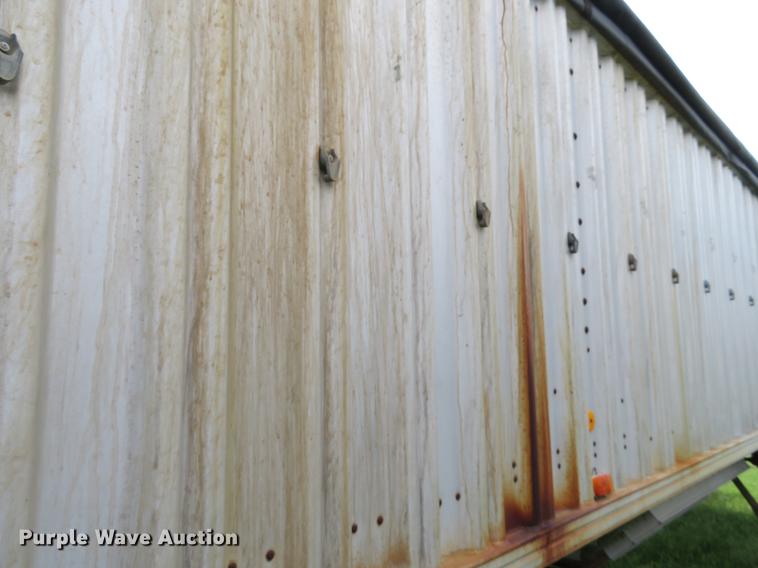 image for item DE6388 1978 Wilson AGH-500 double hopper bottom grain trailer