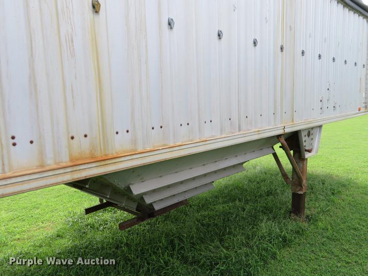 image for item DE6388 1978 Wilson AGH-500 double hopper bottom grain trailer