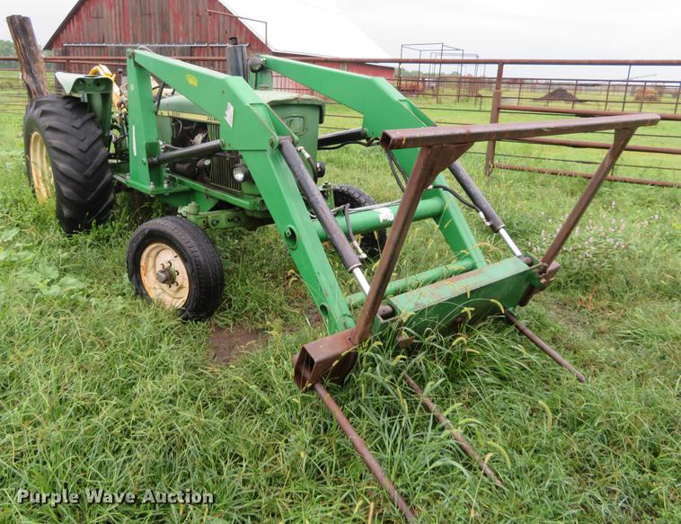 image for item DE6391 1974 John Deere 2030 tractor