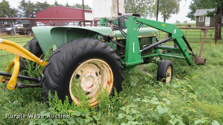 image for item DE6391 1974 John Deere 2030 tractor