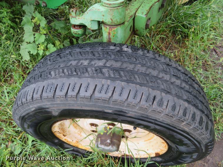 image for item DE6391 1974 John Deere 2030 tractor