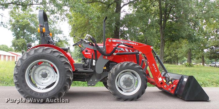 image for item DM9883 2017 Massey-Ferguson 2606H MFWD tractor