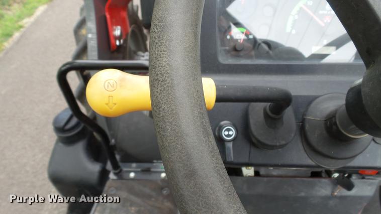 image for item DM9883 2017 Massey-Ferguson 2606H MFWD tractor