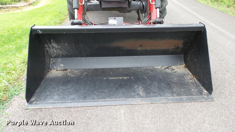 image for item DM9883 2017 Massey-Ferguson 2606H MFWD tractor