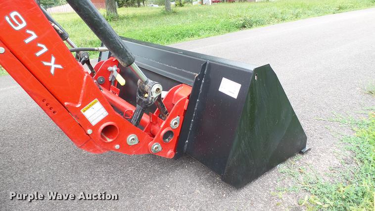 image for item DM9883 2017 Massey-Ferguson 2606H MFWD tractor