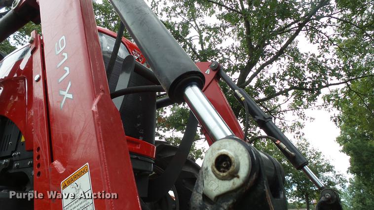 image for item DM9883 2017 Massey-Ferguson 2606H MFWD tractor