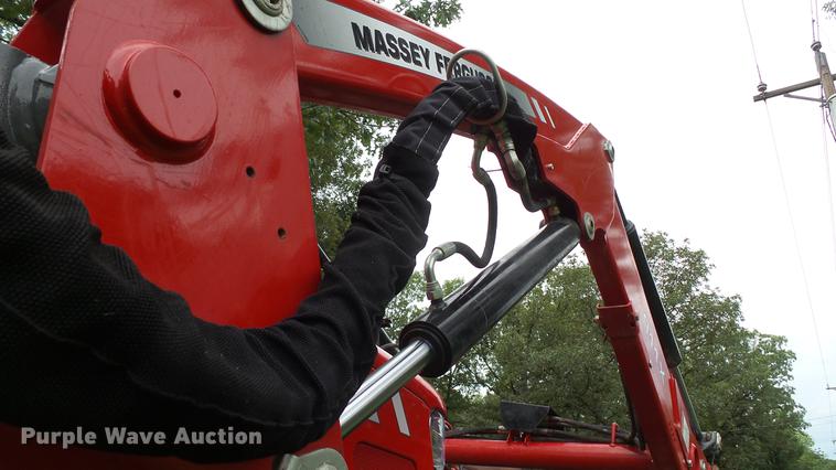 image for item DM9883 2017 Massey-Ferguson 2606H MFWD tractor