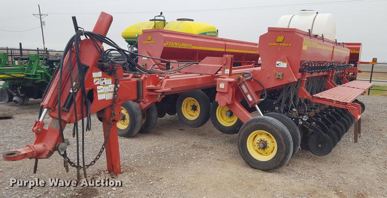 image for item EI9649 Sunflower 9433 grain drill