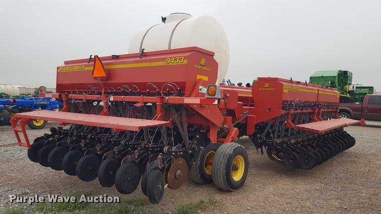 image for item EI9649 Sunflower 9433 grain drill