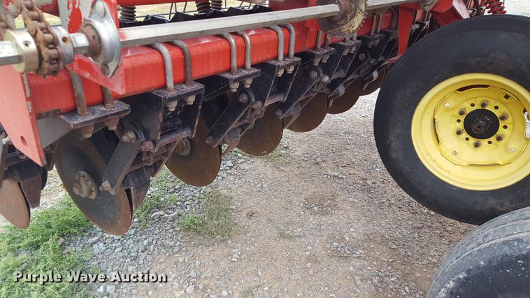 image for item EI9649 Sunflower 9433 grain drill