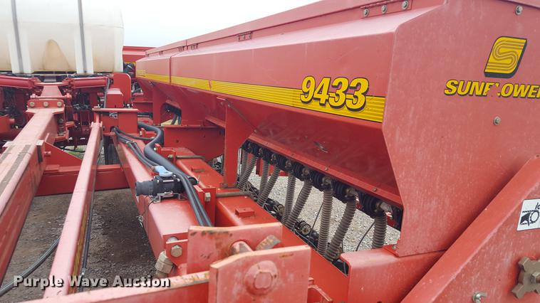 image for item EI9649 Sunflower 9433 grain drill