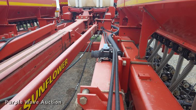 image for item EI9649 Sunflower 9433 grain drill