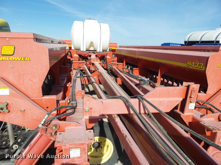 image for item EI9649 Sunflower 9433 grain drill