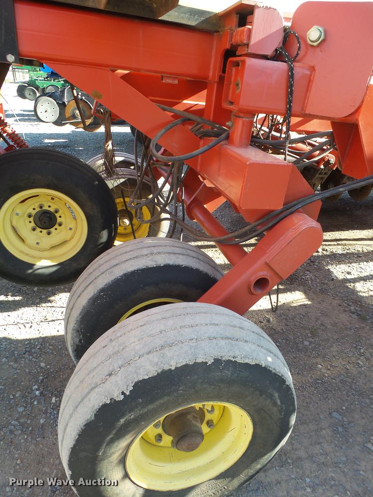 image for item EI9649 Sunflower 9433 grain drill