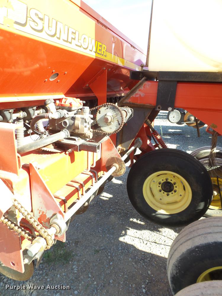 image for item EI9649 Sunflower 9433 grain drill