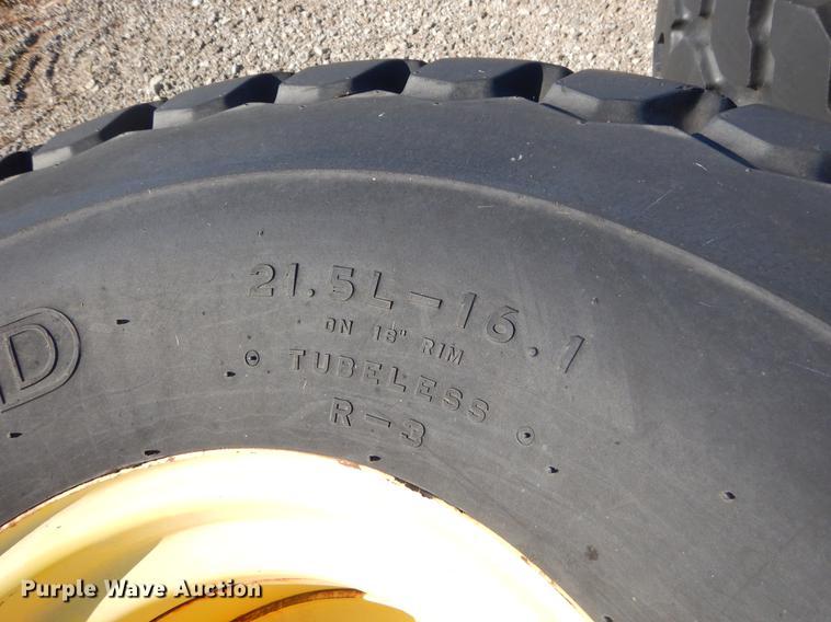 image for item EO9564 (2) John Deere turf tires