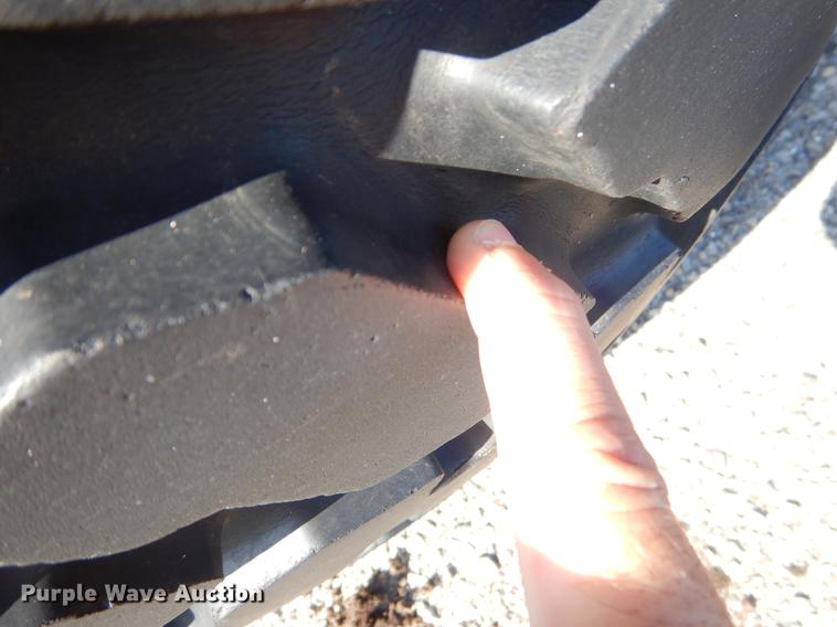 image for item EO9564 (2) John Deere turf tires