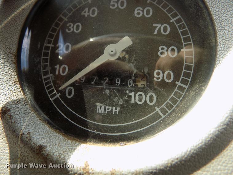 image for item ER9083 1972 Ford 750 grain truck