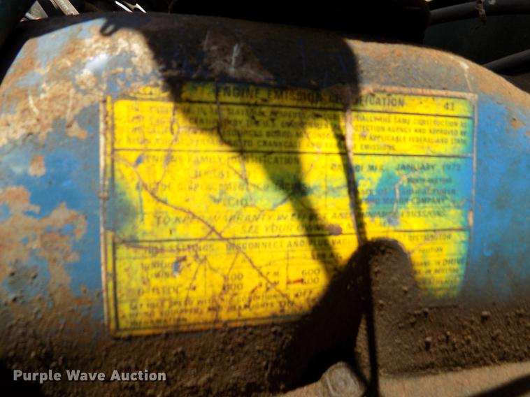 image for item ER9083 1972 Ford 750 grain truck