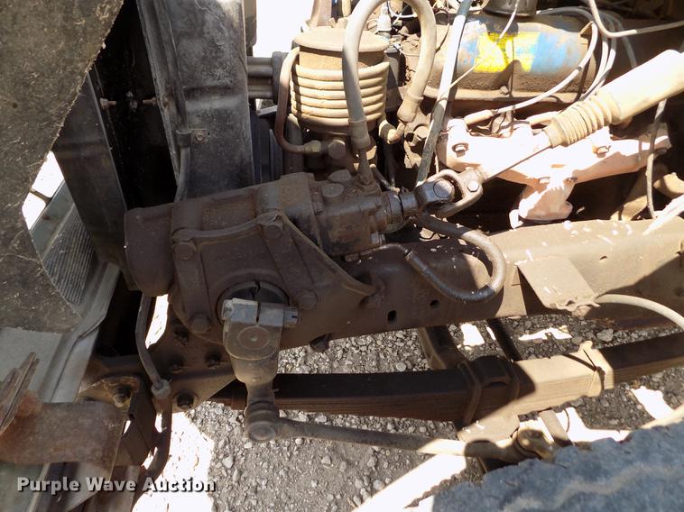 image for item ER9083 1972 Ford 750 grain truck