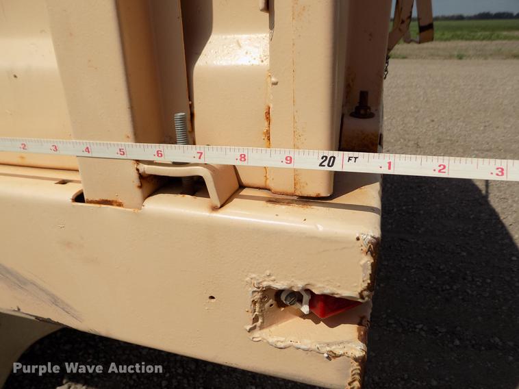 image for item ER9083 1972 Ford 750 grain truck