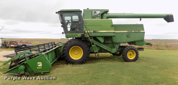 image for item ER9106 1985 John Deere 8820 Titan II combine