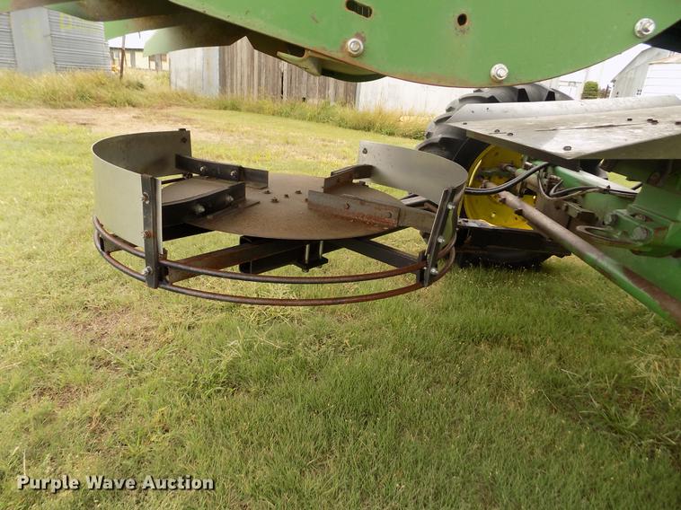 image for item ER9106 1985 John Deere 8820 Titan II combine