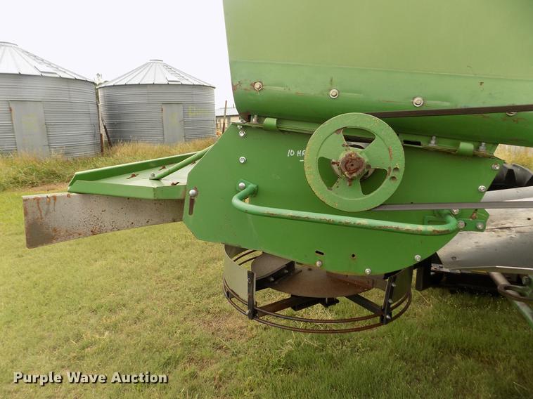 image for item ER9106 1985 John Deere 8820 Titan II combine