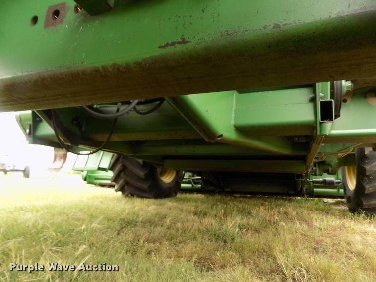 image for item ER9106 1985 John Deere 8820 Titan II combine