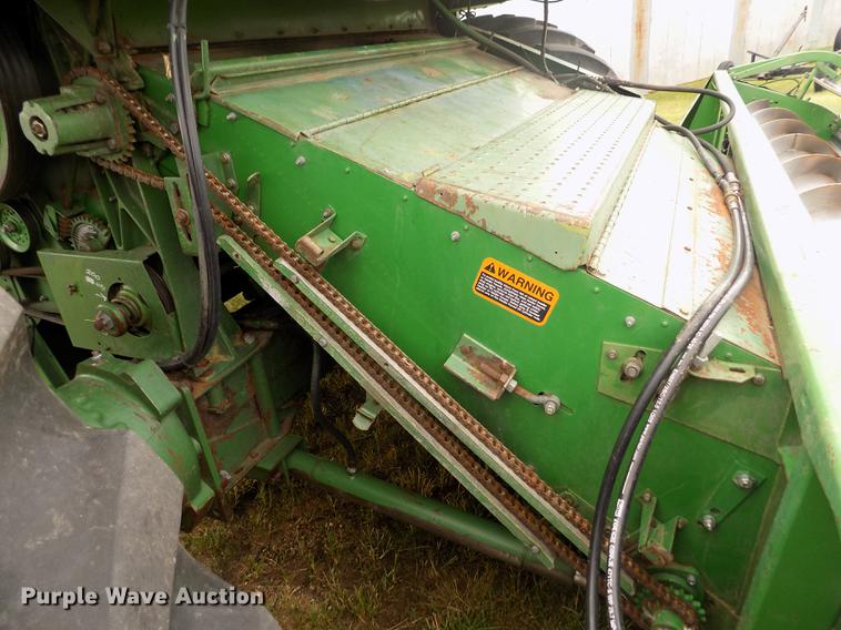 image for item ER9106 1985 John Deere 8820 Titan II combine