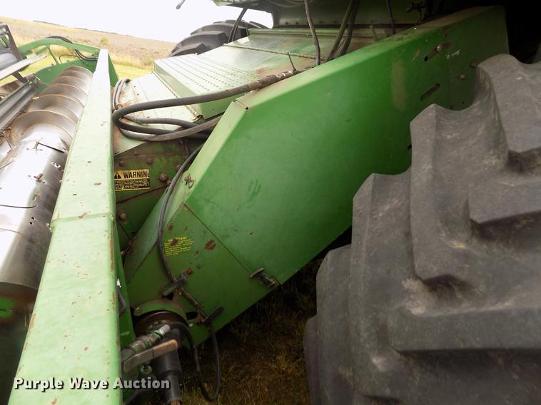 image for item ER9106 1985 John Deere 8820 Titan II combine