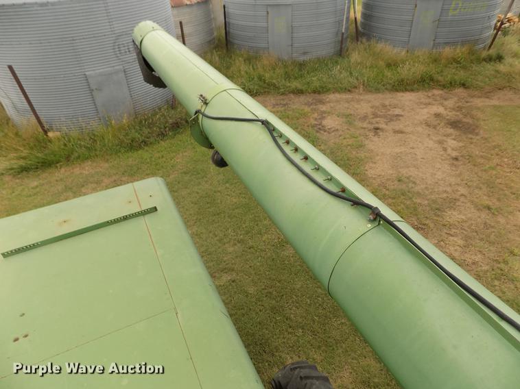 image for item ER9106 1985 John Deere 8820 Titan II combine