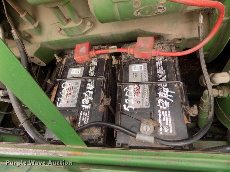 image for item ER9106 1985 John Deere 8820 Titan II combine